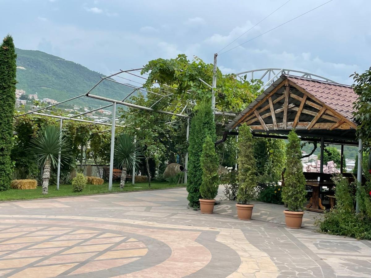 Kamar Hotel Ijevan Exterior photo