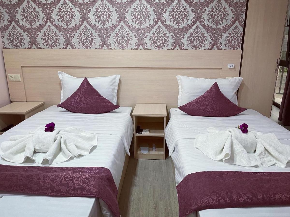 Kamar Hotel Ijevan Exterior photo